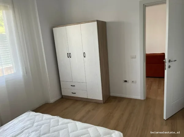 Tirane, jepet me qera Vile 1+1+Ballkon Kati 1, 65 m² 470 € (Namik Delvina)