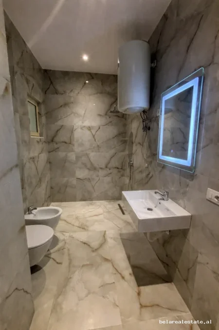 Tirane, jepet me qera Vile 1+1+Ballkon Kati 1, 65 m² 470 € (Namik Delvina)