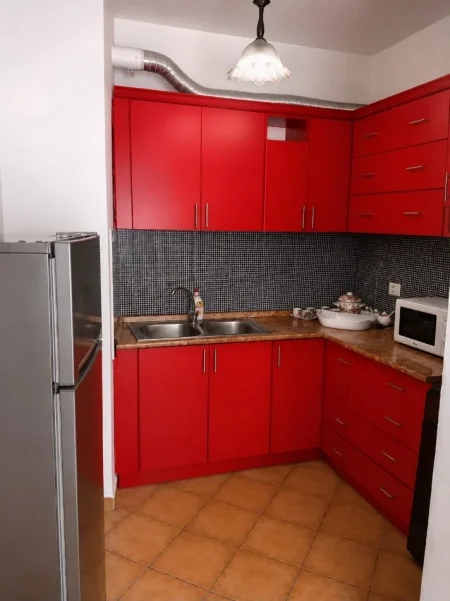 Tirane, jepet me qera apartament 1+1 Kati 2, 70 m² 600 € (air albania)