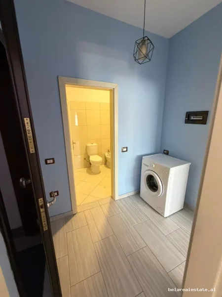 Tirane, jepet me qera apartament 1+1+Ballkon Kati 4, 68 m² 500 € (Teodor Keko)
