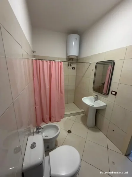 Tirane, jepet me qera apartament 1+1+Ballkon Kati 4, 68 m² 500 € (Teodor Keko)
