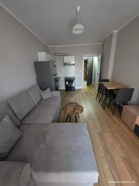 Tirane, jepet me qera apartament 2+1+Ballkon Kati 3, 75 m² 626 € (Hamdi Sulcebe)
