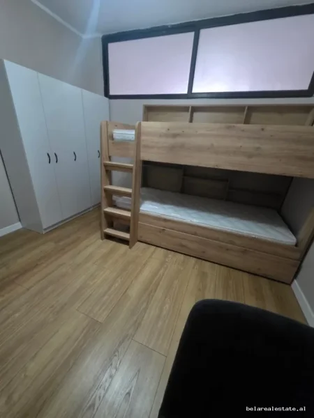 Tirane, jepet me qera apartament 2+1+Ballkon Kati 3, 75 m² 626 € (Hamdi Sulcebe)