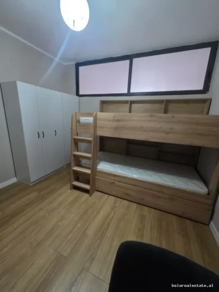 Tirane, jepet me qera apartament 2+1+Ballkon Kati 3, 75 m² 626 € (Hamdi Sulcebe)