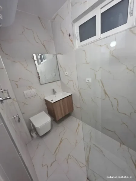Tirane, jepet me qera apartament 2+1+Ballkon Kati 3, 75 m² 626 € (Hamdi Sulcebe)