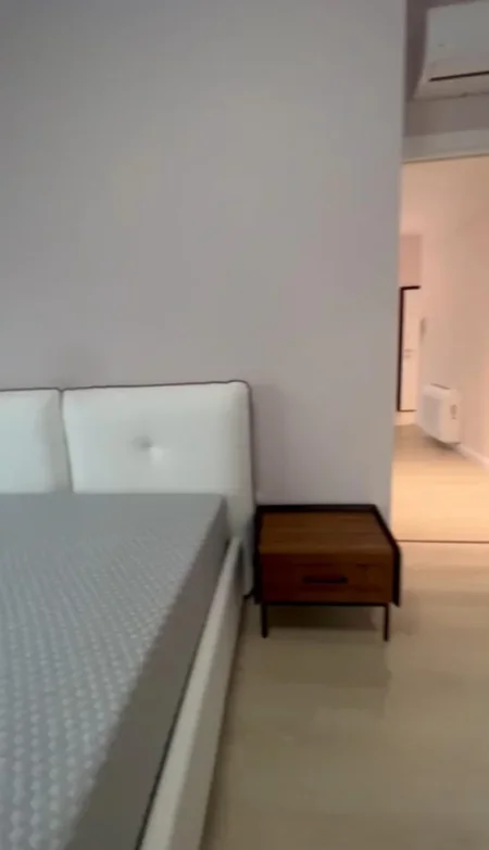 Tirane, jepet me qera apartament 1+1 Kati 4, 70 m² 900 € (Rruga e Kosovareve)