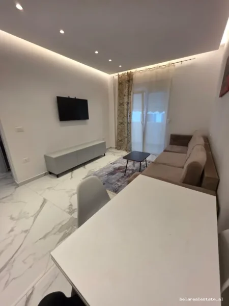 Tirane, jepet me qera apartament 1+1+Ballkon Kati 2, 50 m² 573 € 