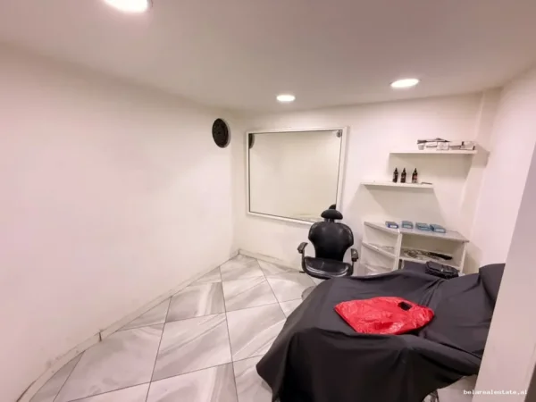 Tirane, jepet me qera dyqan Kati 0, 60 m² 730 € (Rruga e Dibres)