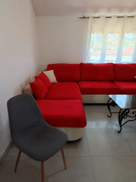 Tirane, jepet me qera apartament 2+1 Kati 3, 150 m² 400 € (Yzberisht)