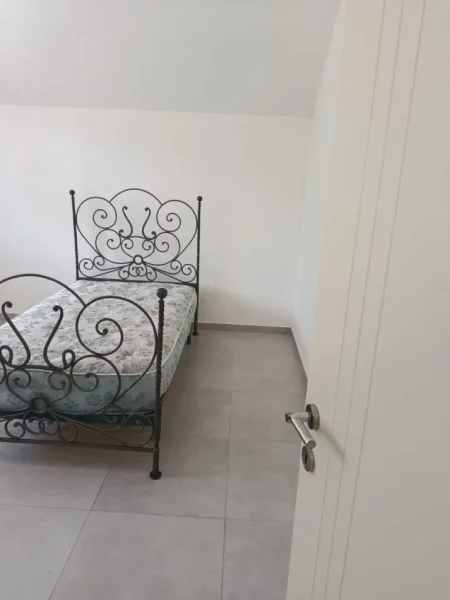Tirane, jepet me qera apartament 2+1 Kati 3, 150 m² 400 € (Yzberisht)
