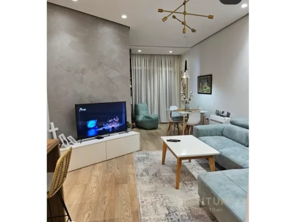 Tirane, jepet me qera apartament 1+1 Kati 1, 60 m² 650 € (kopshti botanik)