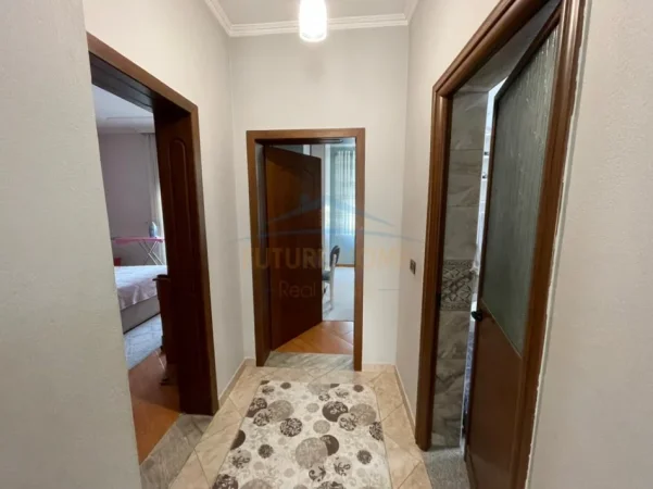 Tirane, jepet me qera apartament 2+1 Kati 2, 109 m² 500 € (Rruga Siri Kodra)