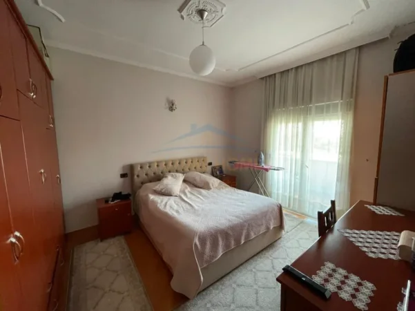 Tirane, jepet me qera apartament 2+1 Kati 2, 109 m² 500 € (Rruga Siri Kodra)