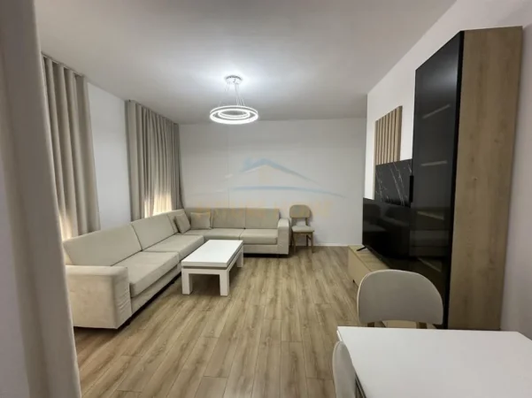 Tirane, jepet me qera apartament 2+1 , 109 m² 550 € (Univers City)