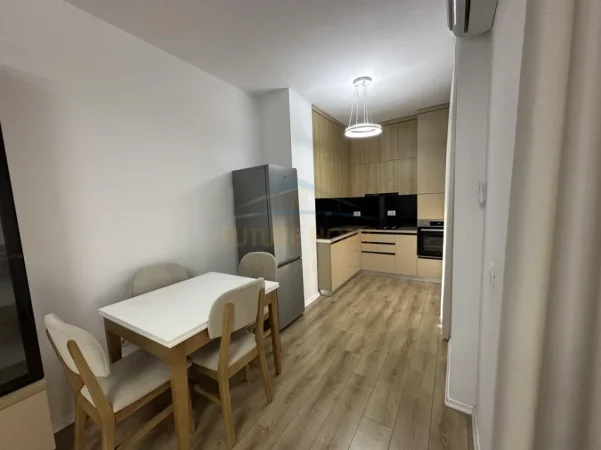 Tirane, jepet me qera apartament 2+1 , 109 m² 550 € (Univers City)