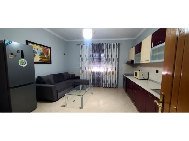 Tirane, jepet me qera apartament 2+1 Kati 6, 87 m² 500 € (Rruga Jordan Misja)