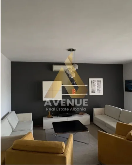 Tirane, jepet me qera apartament 2+1+Ballkon Kati 6, 78 m² 650 € (Rruga Petro Nini)