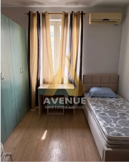 Tirane, jepet me qera apartament 2+1+Ballkon Kati 6, 78 m² 650 € (Rruga Petro Nini)