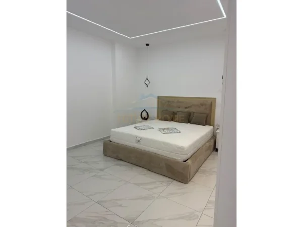 Tirane, jepet me qera apartament 1+1 Kati 9, 87 m² 680 € (Rruga Siri Kodra)
