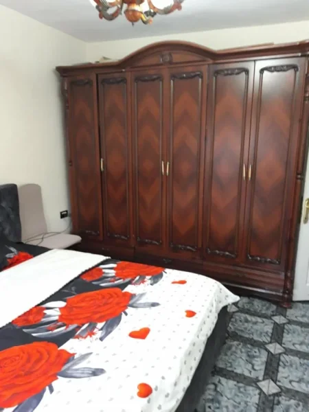 Tirane, jepet me qera apartament 2+1 Kati 5, 86 m² 400 € (Shkolla Bashkuar)