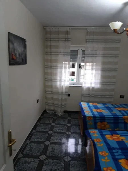 Tirane, jepet me qera apartament 2+1 Kati 5, 86 m² 400 € (Shkolla Bashkuar)