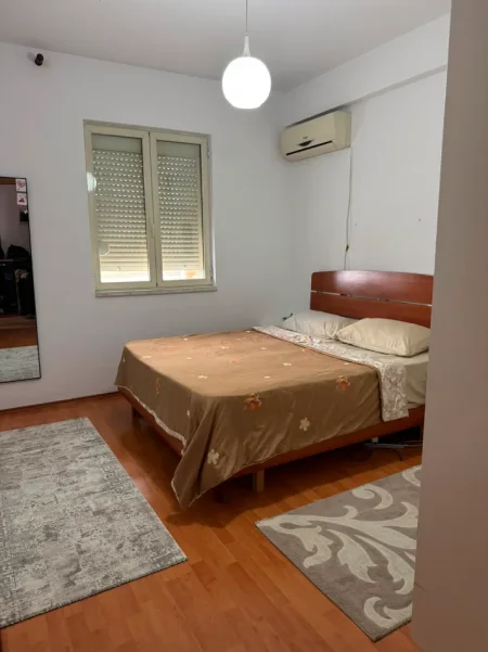Tirane, jepet me qera nga Pronari, pa-komision apartament 1+1+Ballkon Kati 3, 70 m² 550 € (Prokop Mima Pallati Kristal Center Kati 3)