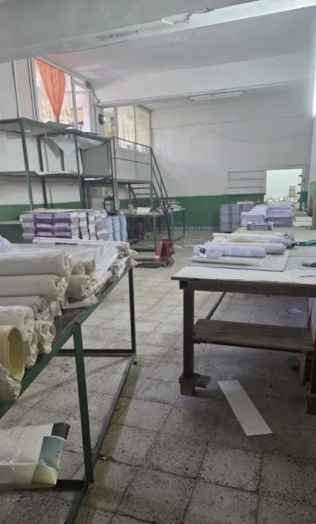 Tirane, jepet me qera magazine Kati 1, 600 m² 2.000 € (Sauk i Ri)