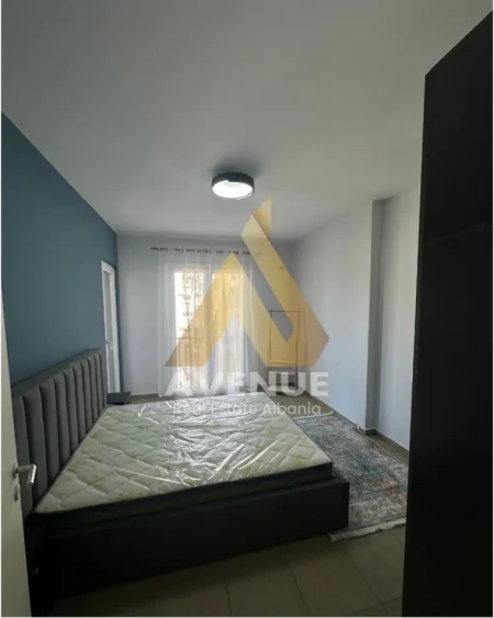 Tirane, jepet me qera apartament 1+1 Kati 6, 650 € (Te ish Stacioni Trenit)
