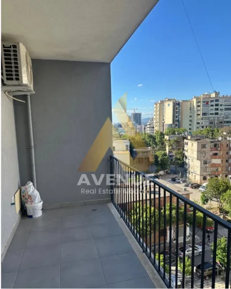 Tirane, jepet me qera apartament 1+1 Kati 6, 650 € (Te ish Stacioni Trenit)