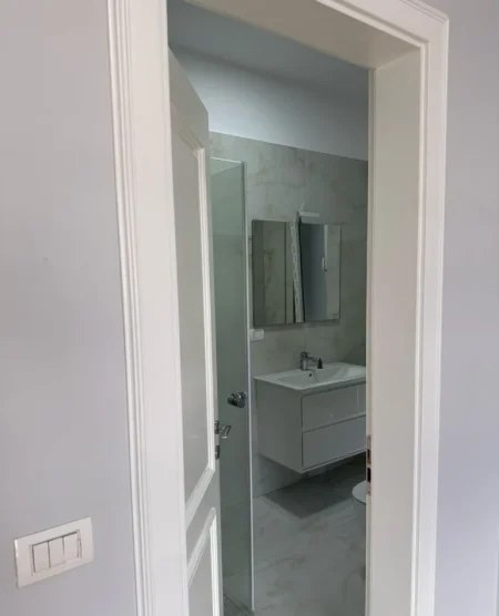 Tirane, jepet me qera apartament 3+1 Kati 6, 114 m² 750 € (Oxhaku)