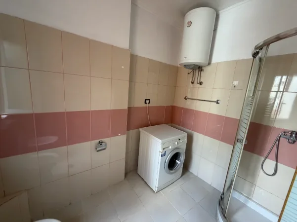 Shqiperi, jepet me qera apartament 1+1+Ballkon Kati 3, 60 m² 450 € (Rruga:Mihal Grameno)