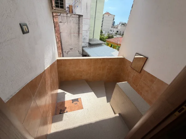 Shqiperi, jepet me qera apartament 1+1+Ballkon Kati 3, 60 m² 450 € (Rruga:Mihal Grameno)