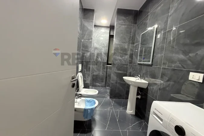 Shqiperi, jepet me qera apartament 1+1 , 4.700 € (Tirane)