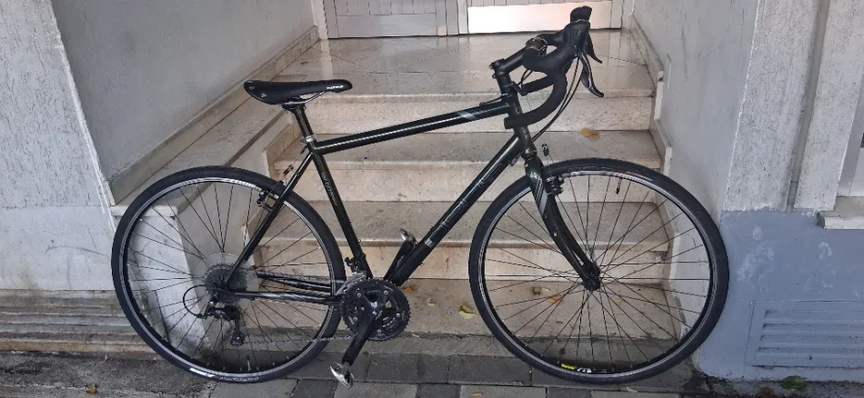 Tirane, ofroj biciklete 27 gri e erret 270 €