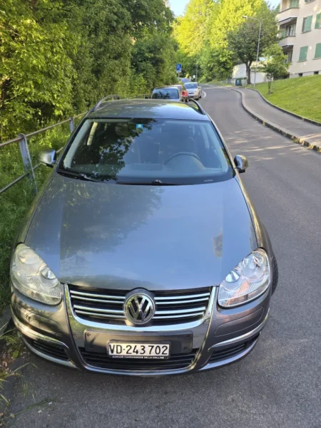 Fier, shes makine me portobagazh Volkswagen variant 1.9 d, sapo ardhur nga Zvicra me dogane Nafte, gri metalizato manuale Klima 216.000 km 5.200 €