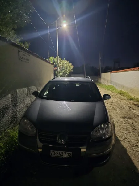 Fier, shes makine me portobagazh Volkswagen variant 1.9 d, sapo ardhur nga Zvicra me dogane Nafte, gri metalizato manuale Klima 216.000 km 5.200 €