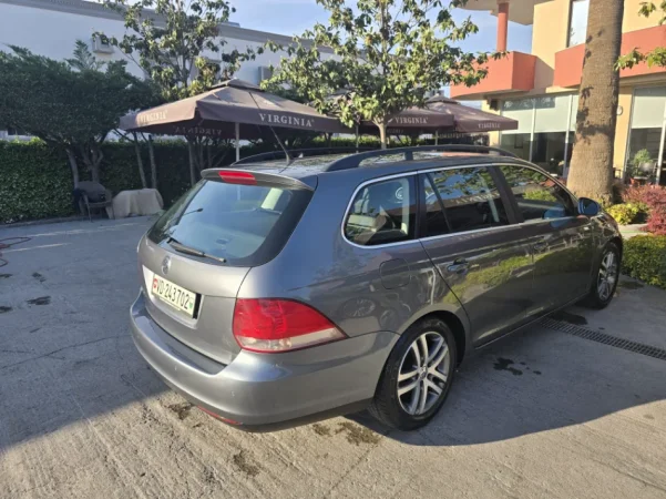 Fier, shes makine me portobagazh Volkswagen variant 1.9 d, sapo ardhur nga Zvicra me dogane Nafte, gri metalizato manuale Klima 216.000 km 5.200 €
