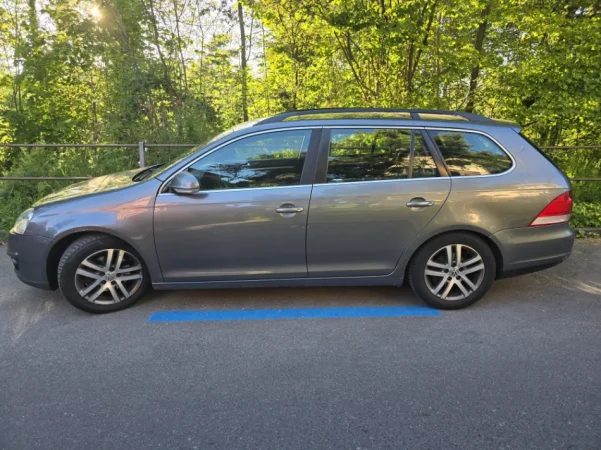 Fier, shes makine me portobagazh Volkswagen variant 1.9 d, sapo ardhur nga Zvicra me dogane Nafte, gri metalizato manuale Klima 216.000 km 5.200 €