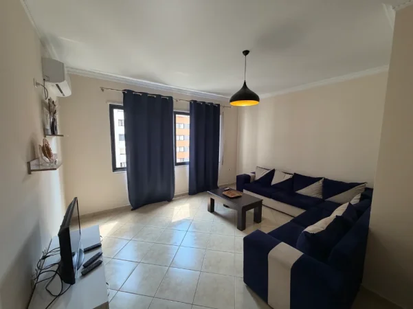 Tirane, jap me qera apartament 2+1+Ballkon Kati 5, 100 m² 550 € (Rruga Tom Plezha, pallati Big Pjata)