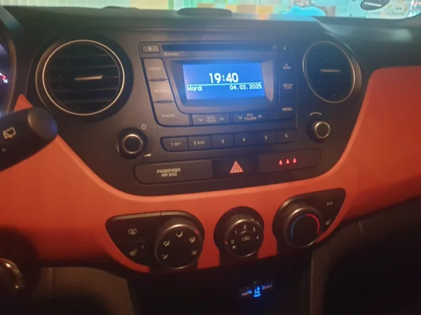 Zvicer, shes makine Hyundai i10 Benzin, e bardhë manuale Klima 99.000 km 6.200 €