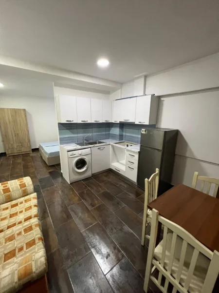 Tirane, jap me qera garsonier 1+1 Kati 1, 45 m² 350 € (Selaudin Zorba)