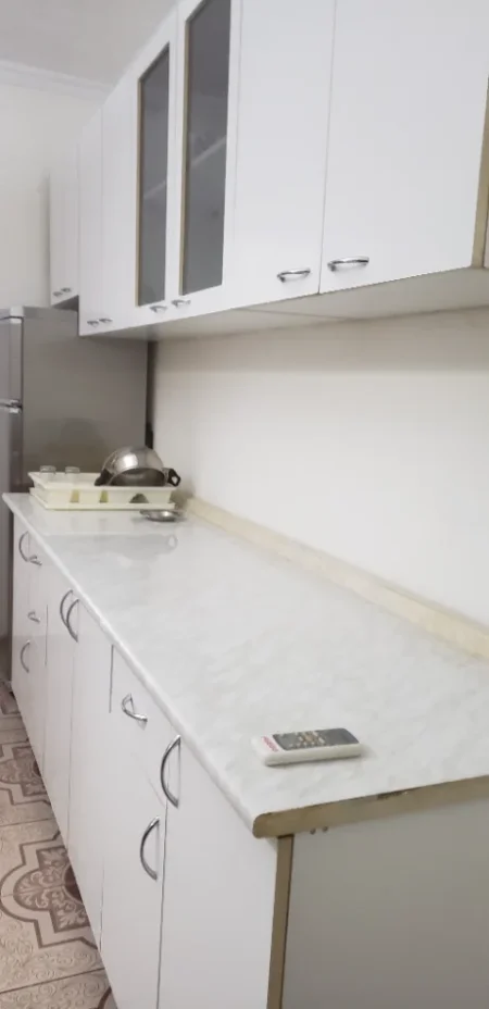 Tirane, jepet me qera apartament 2+1+Ballkon Kati 0, 72 m² 500 €, ish Tregu Elektrik