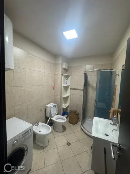 Tirane, jepet me qera apartament 2+1+Aneks+Ballkon Kati 3, 110 m² 650 € (RRUGA DON BOSKO PRANE DENTAL TURK)