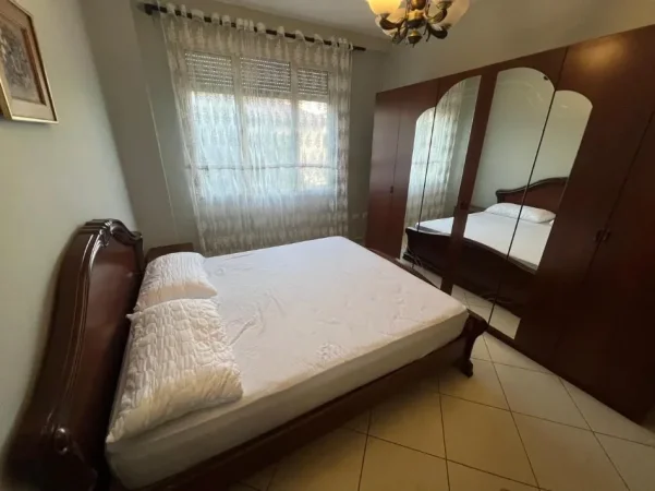 Tirane, jepet me qera apartament 1+1+Ballkon Kati 2, 65 m² 500 € (RRUGA FORTUZI)