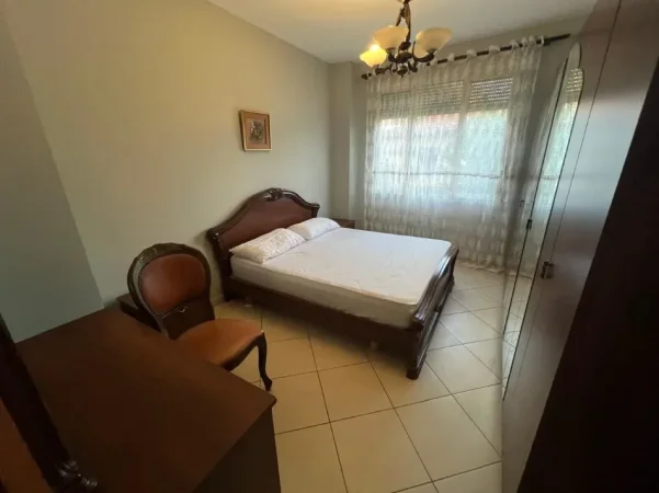 Tirane, jepet me qera apartament 1+1+Ballkon Kati 2, 65 m² 500 € (RRUGA FORTUZI)