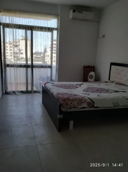 Tirane, jepet me qera apartament 2+1+Ballkon Kati 6, 100 m² 650 € (KRYQEZIMI 21 DHJETORI)