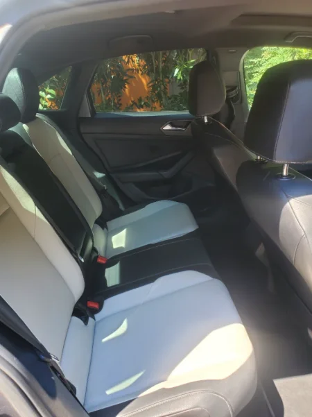 Tirane, shitet makine Passat jetta 1.4 Tsi R-line Benzin, gri e erret automatik Klima 102.000 km 10.000 €