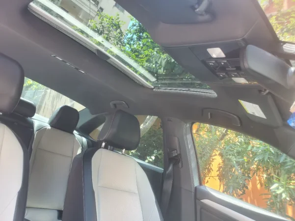 Tirane, shitet makine Passat jetta 1.4 Tsi R-line Benzin, gri e erret automatik Klima 102.000 km 10.000 €