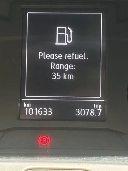 Tirane, shitet makine Passat jetta 1.4 Tsi R-line Benzin, gri e erret automatik Klima 102.000 km 10.000 €