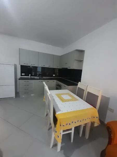 Tirane, jepet me qera Apartament 1+1+Ballkon, Kati 3, 70 m², Çmimi 45.000 Lekë të Reja, tek  Rruga DIBRËS, Tiranë)